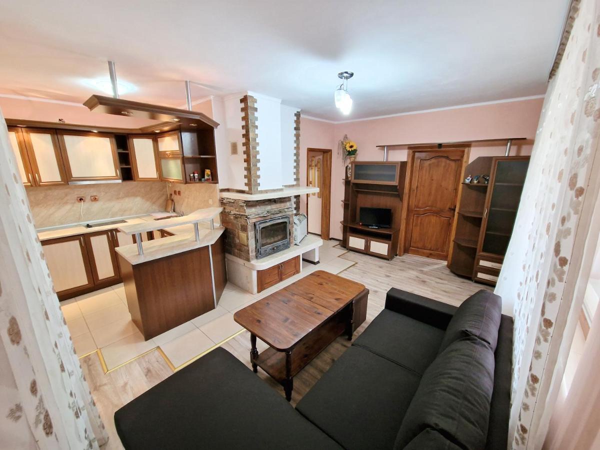 Ивелия Къща За Гости Dospat Exterior foto