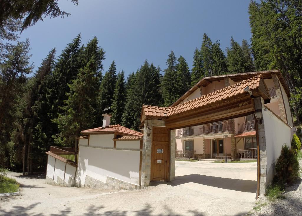 Ивелия Къща За Гости Dospat Exterior foto
