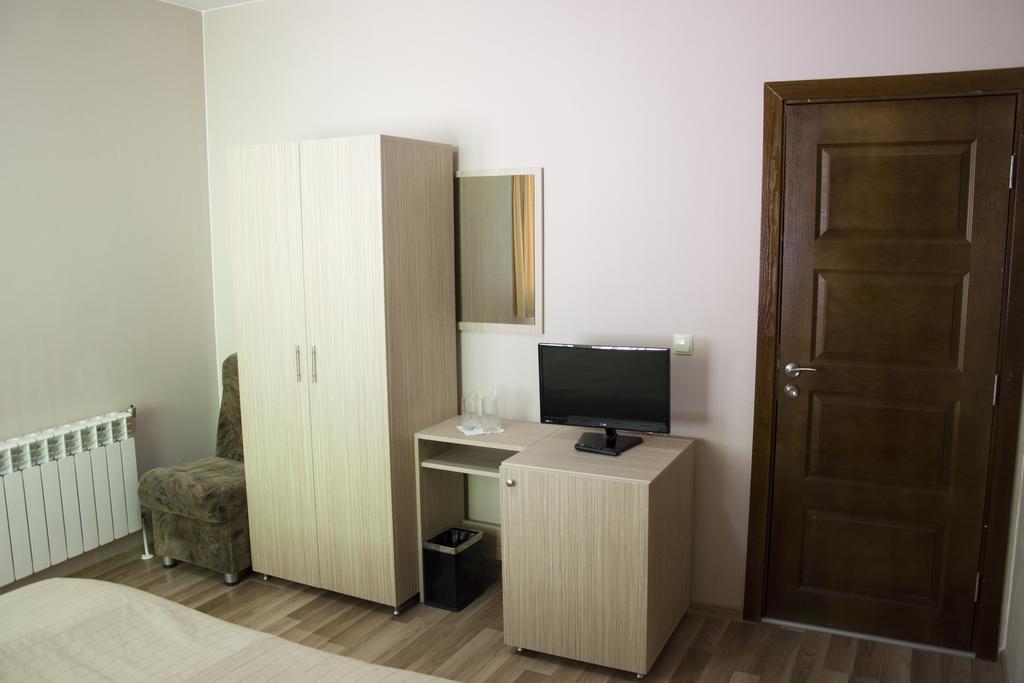 Ивелия Къща За Гости Dospat Exterior foto